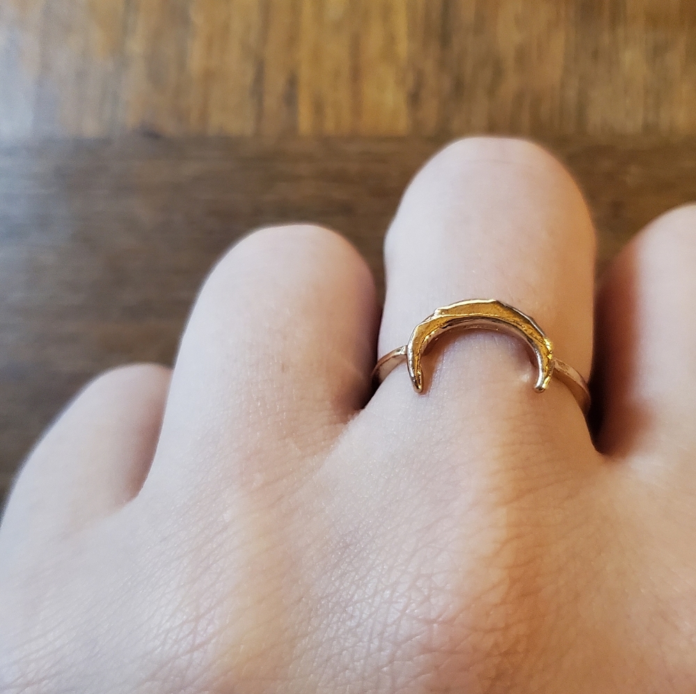 NWOT Dainty Gold Southwestern Eclipse Ring - Picture 7 of 8